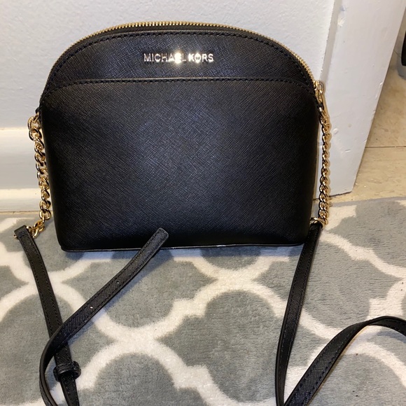 Michael Kors Handbags - Michael Kors Crossbody